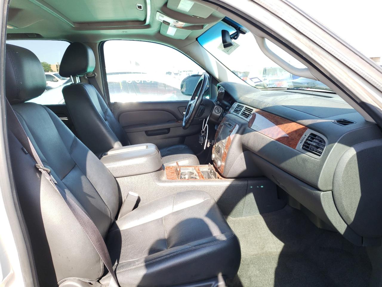 Photo 5 from auction – 2013 CHEVROLET AVALANCHE with VIN 3GNMCGE08DG350804