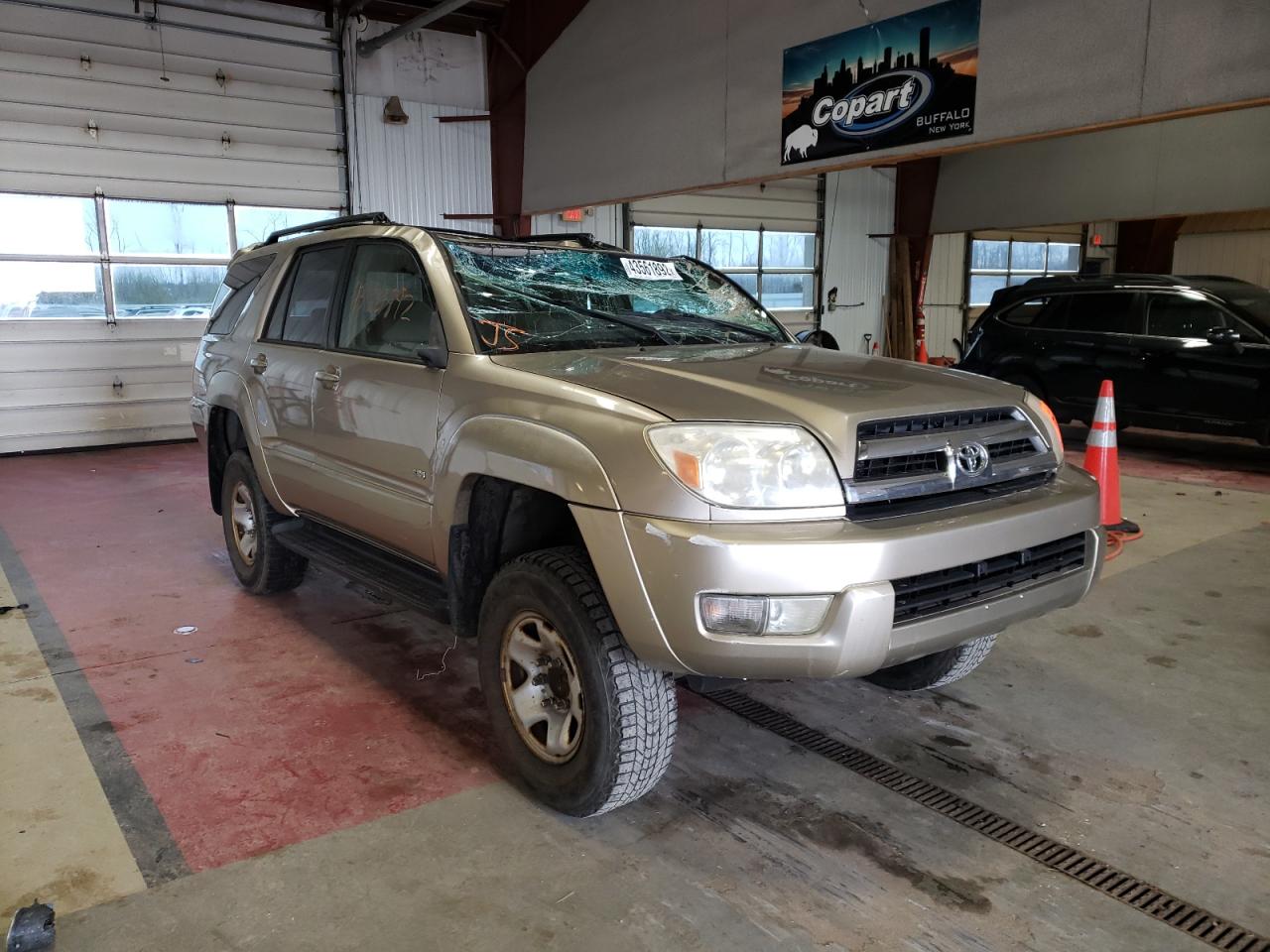 TOYOTA 4RUNNER SR 2005 with VIN JTEZU14R750056496 - Photo from auction