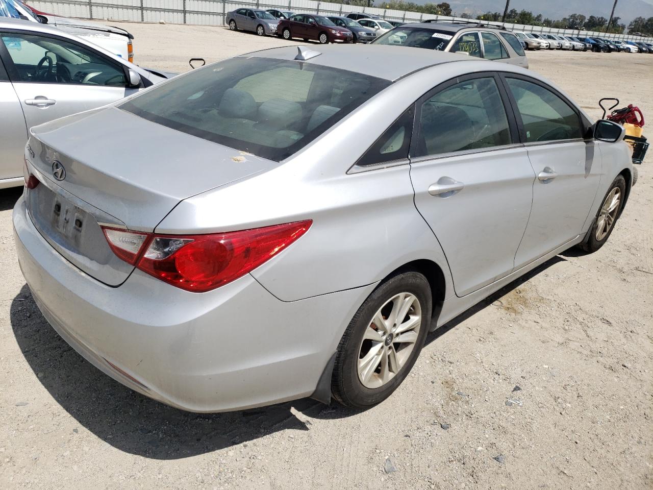 Photo 4 from auction – 2013 HYUNDAI SONATA GLS with VIN 5NPEB4AC8DH622838
