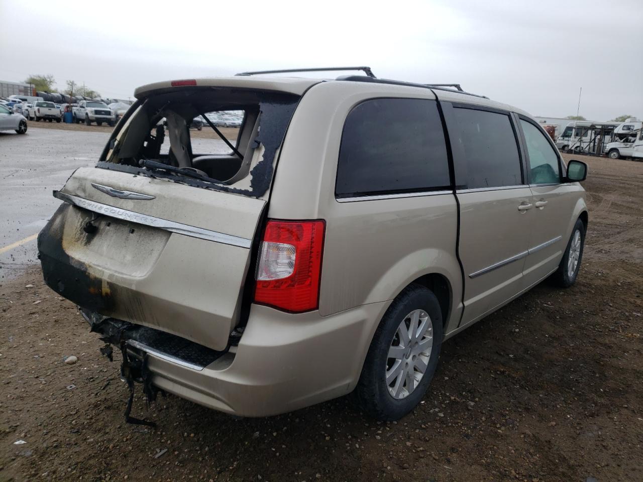 Photo 4 from auction – 2014 CHRYSLER TOWN & COU with VIN 2C4RC1BG8ER397680