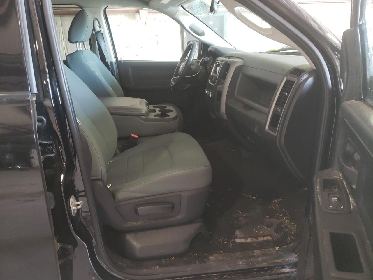 Photo 5 from auction – 2014 RAM 1500 ST with VIN 1C6RR7KT3ES397221