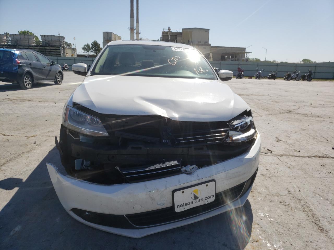 Photo 9 from auction – 2011 VOLKSWAGEN JETTA SEL with VIN 3VWLX7AJ8BM394854