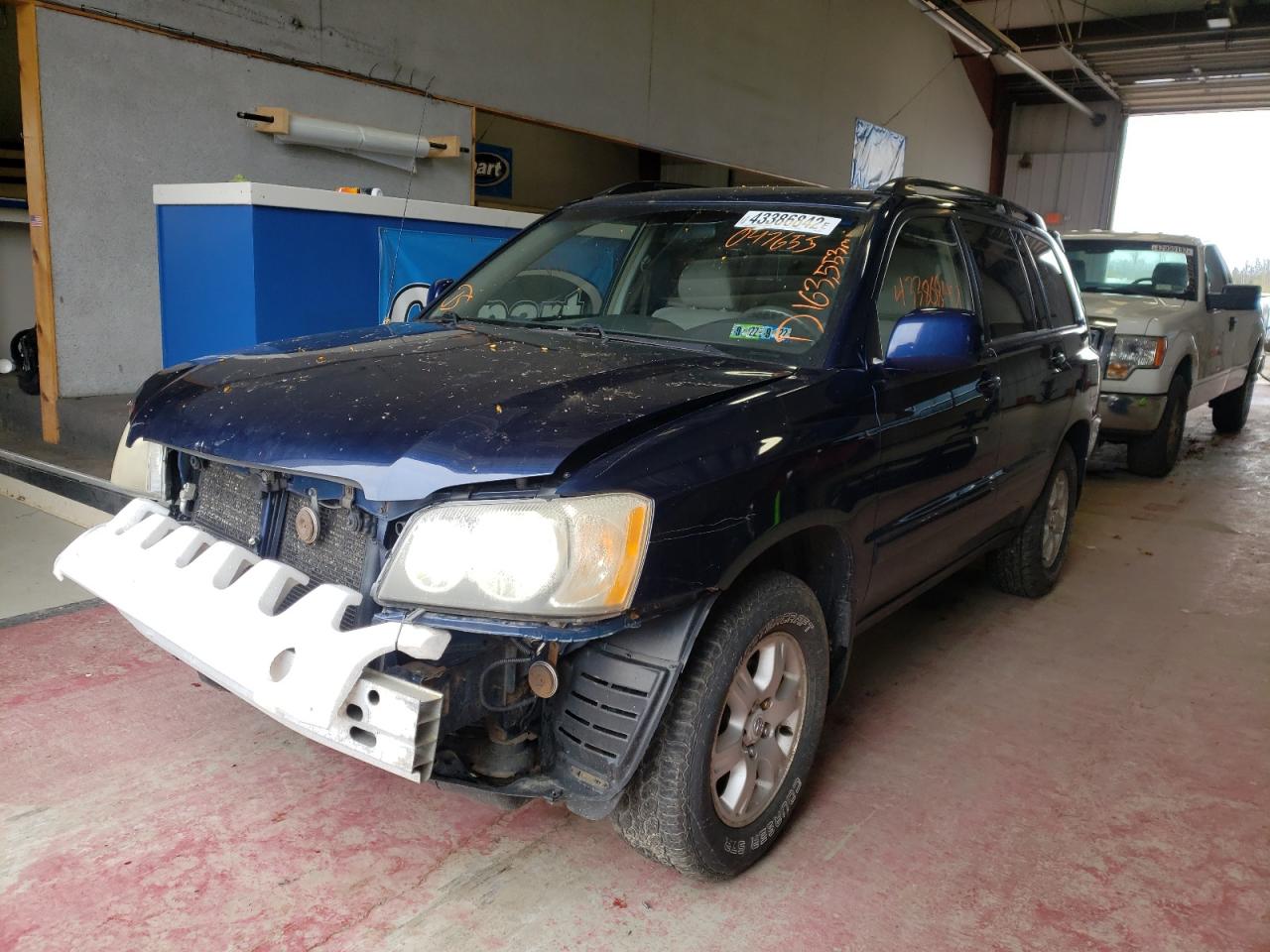 Photo 2 from auction – 2003 TOYOTA HIGHLANDER with VIN JTEGD21AX30047655