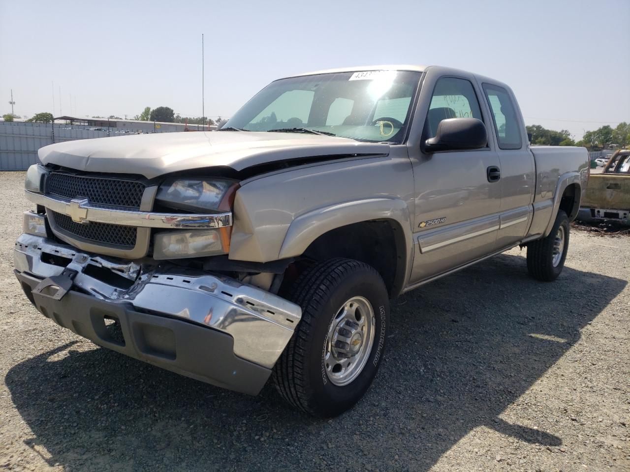 Photo 2 from auction – 2003 CHEVROLET SILVERADO with VIN 1GCHK29U93E105982