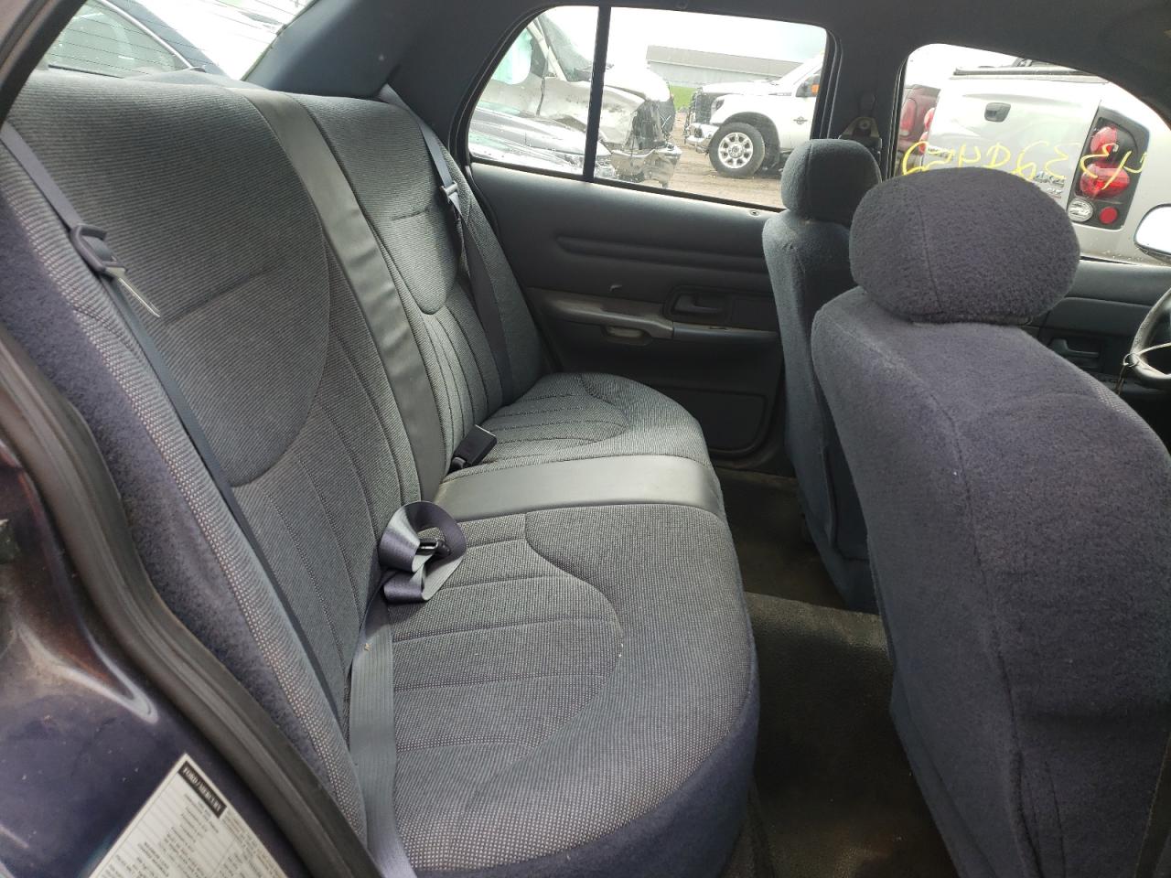 Photo 6 from auction – 2001 FORD CROWN VICT with VIN 2FAFP71W21X151321