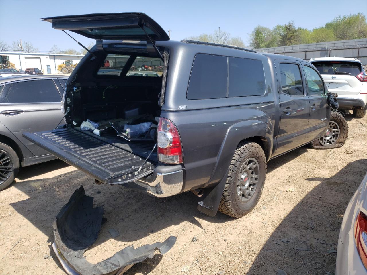 Photo 4 from auction – 2012 TOYOTA TACOMA DOU with VIN 3TMLU4EN3CM091294