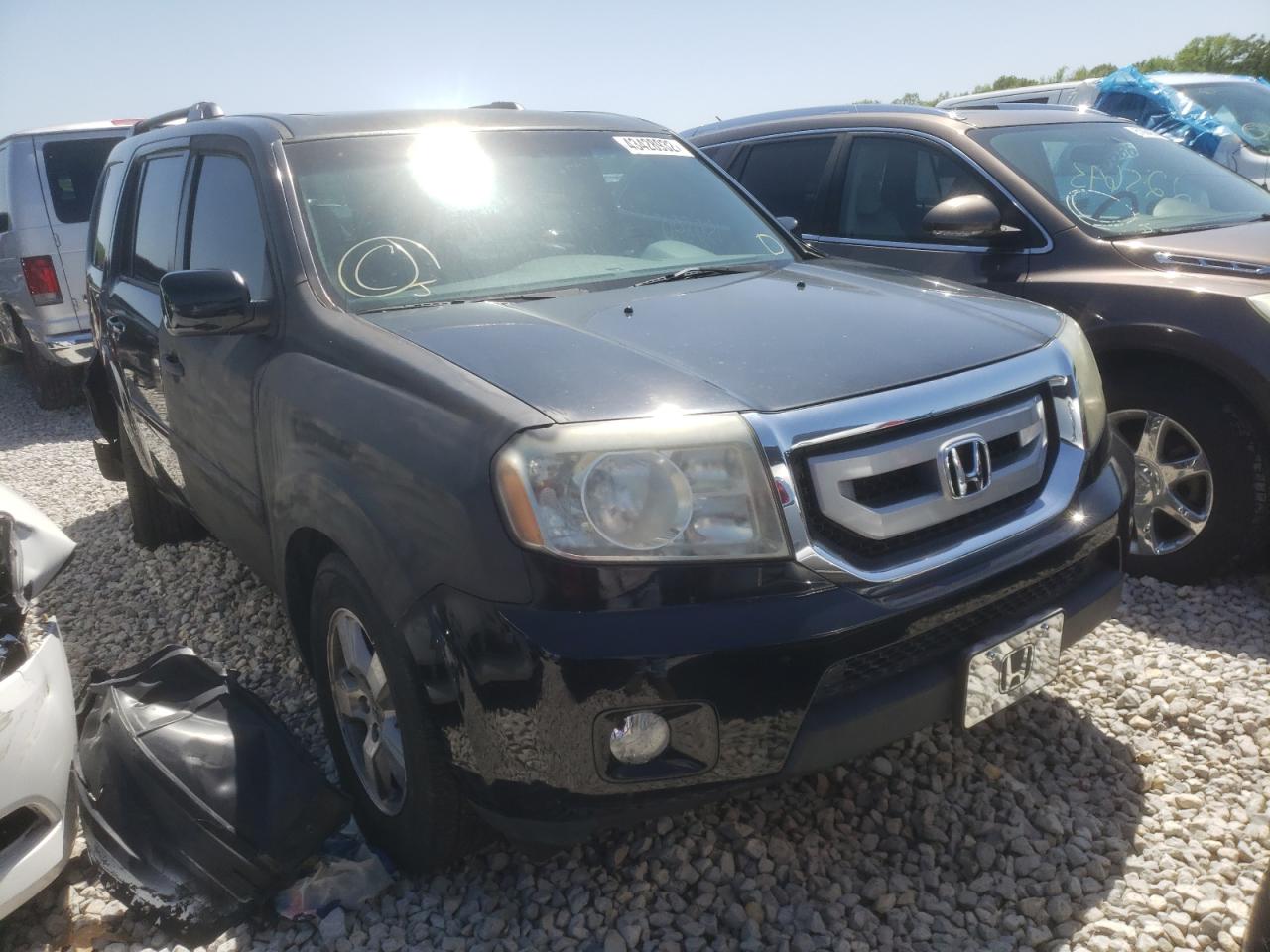 HONDA PILOT EXL 2011 with VIN 5FNYF3H57BB048585 - Photo from auction