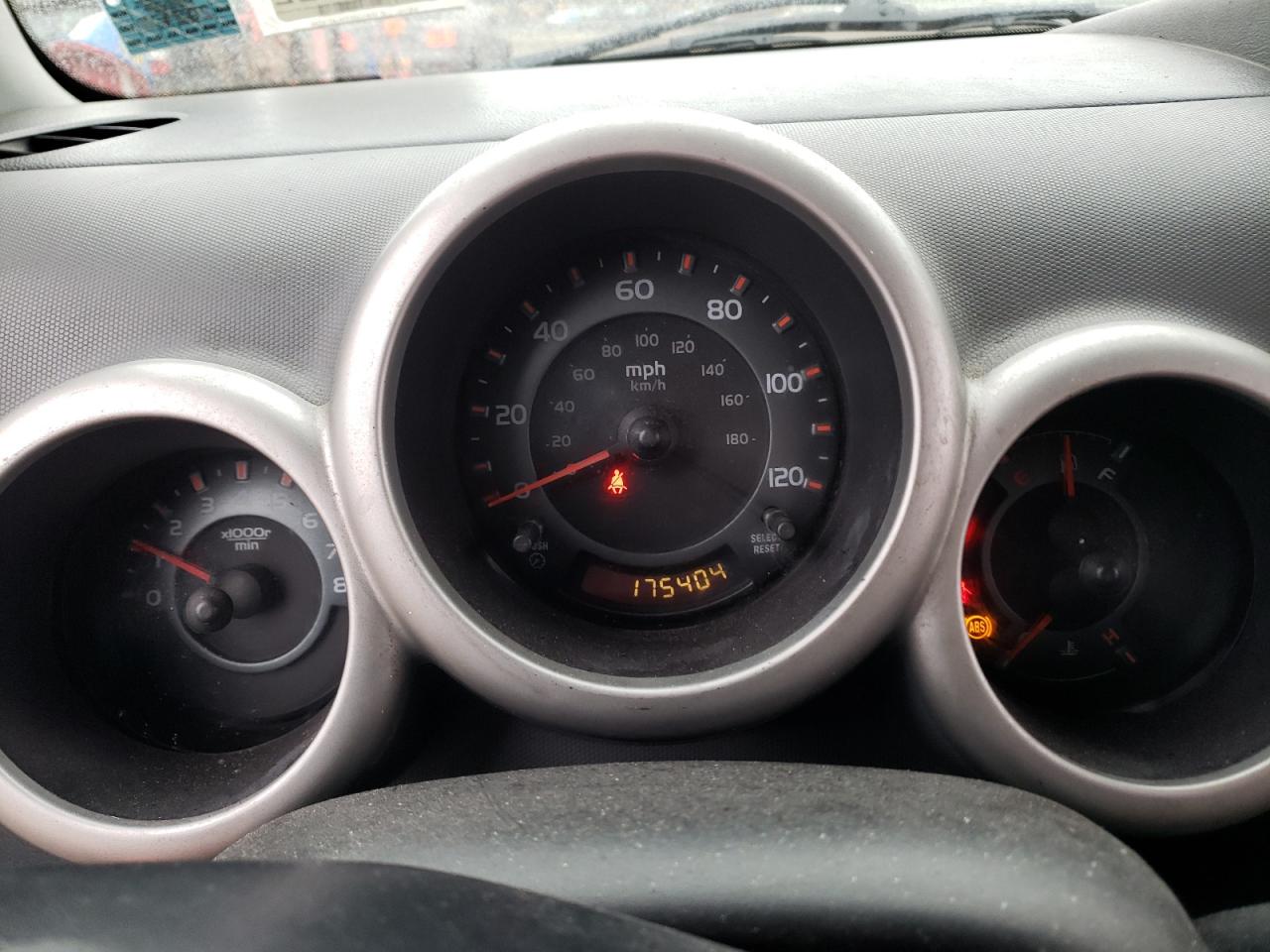Photo 8 from auction – 2004 HONDA ELEMENT EX with VIN 5J6YH27574L011701