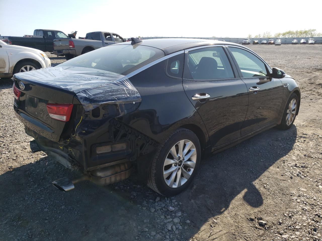 Photo 4 from auction – 2016 KIA OPTIMA with VIN 5XXGT4L33GG024675