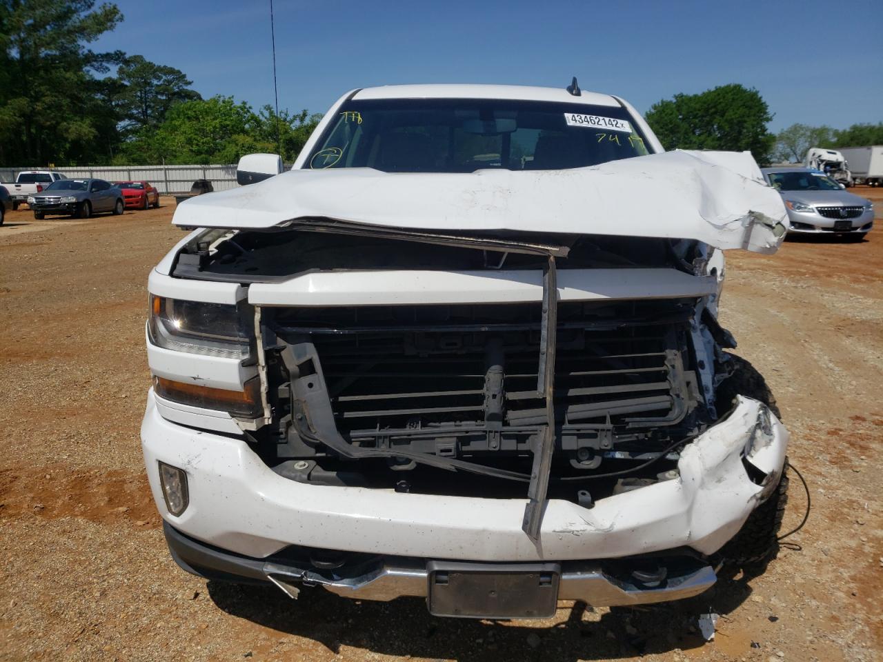 Photo 9 from auction – 2018 CHEVROLET SILVERADO with VIN 3GCUKREC8JG617419