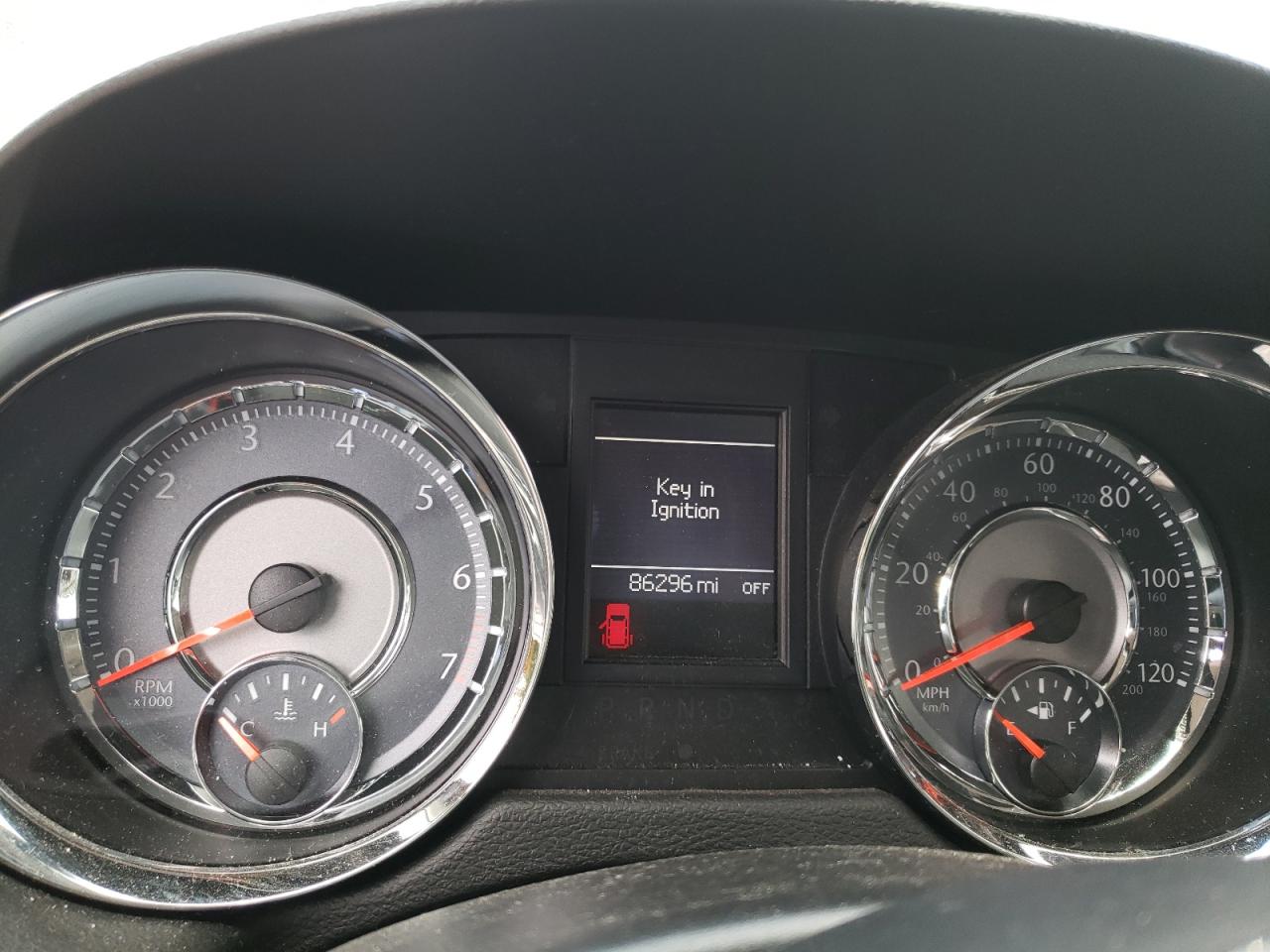 Photo 8 from auction – 2014 CHRYSLER TOWN & COU with VIN 2C4RC1BG1ER131952