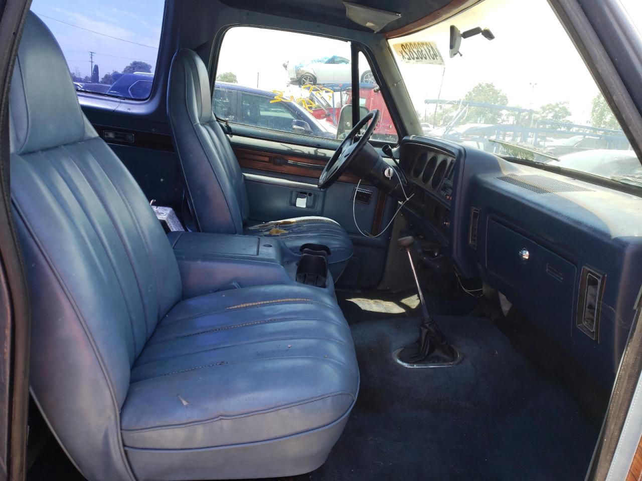 Photo 5 from auction – 1985 DODGE RAMCHARGER with VIN 1B4GW12T2FS655569