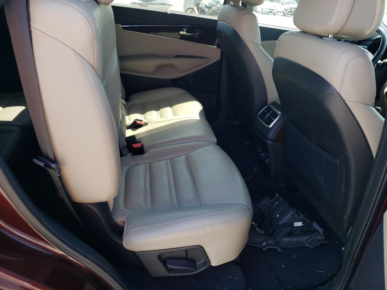 Photo 6 from auction – 2016 KIA SORENTO EX with VIN 5XYPH4A59GG129108