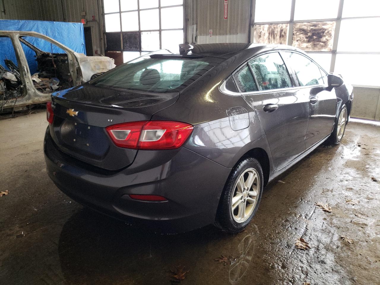 Photo 4 from auction – 2017 CHEVROLET CRUZE LT with VIN 1G1BE5SM4H7121990