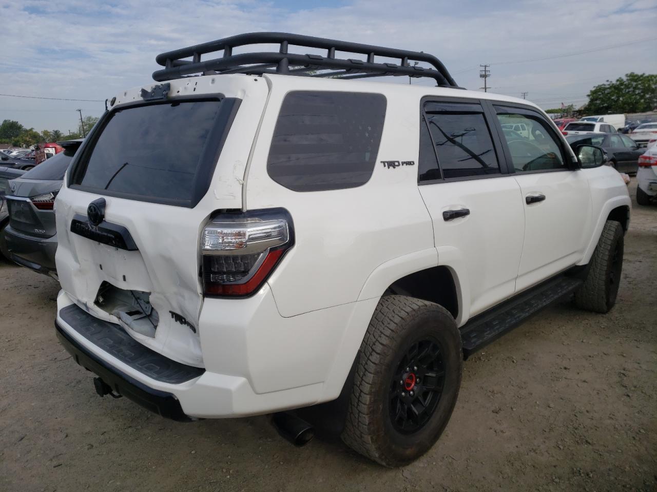 Photo 4 from auction – 2020 TOYOTA 4RUNNER SR with VIN JTEBU5JR0L5743672