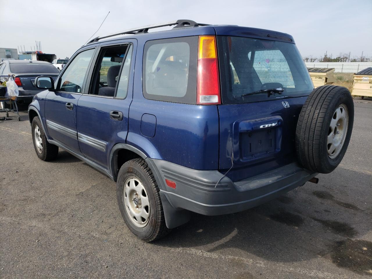 Photo 3 from auction – 1997 HONDA CR-V LX with VIN JHLRD1845VC003123