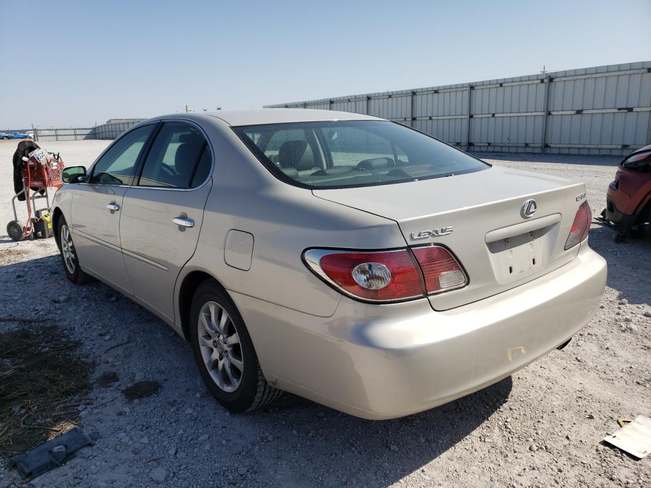 Photo 3 from auction – 2004 LEXUS ES 330 with VIN JTHBA30G340015911
