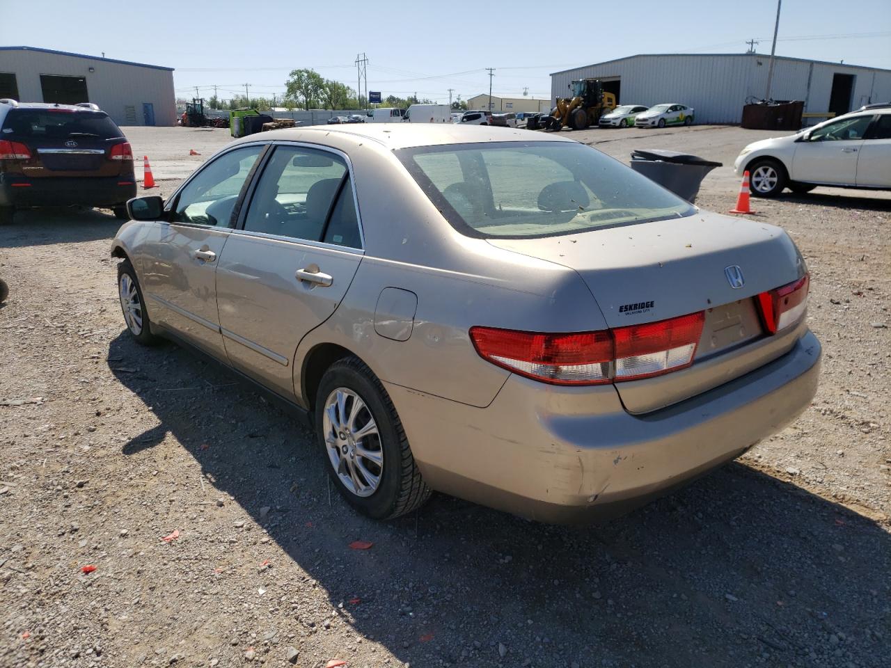 Photo 3 from auction – 2003 HONDA ACCORD LX with VIN JHMCM56323C012202