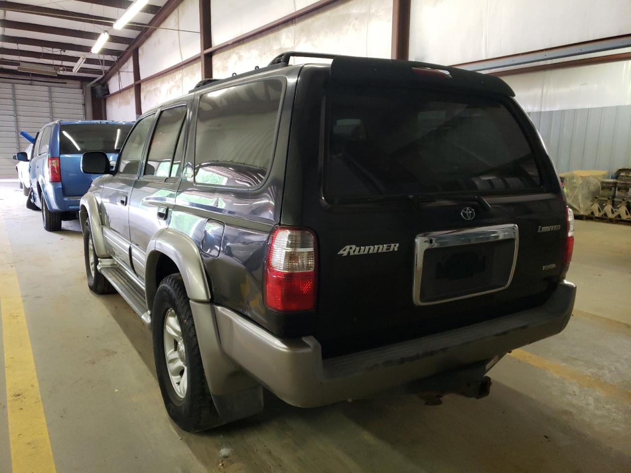Photo 3 from auction – 2002 TOYOTA 4RUNNER LI with VIN JT3GN87R020220667