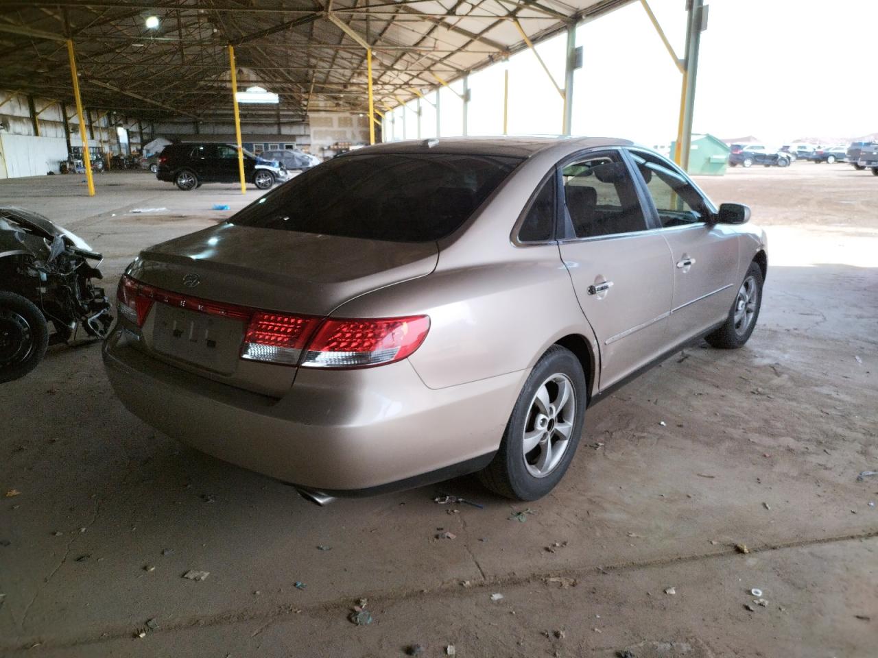 Photo 4 from auction – 2007 HYUNDAI AZERA GLS with VIN KMHFC46D97A209448
