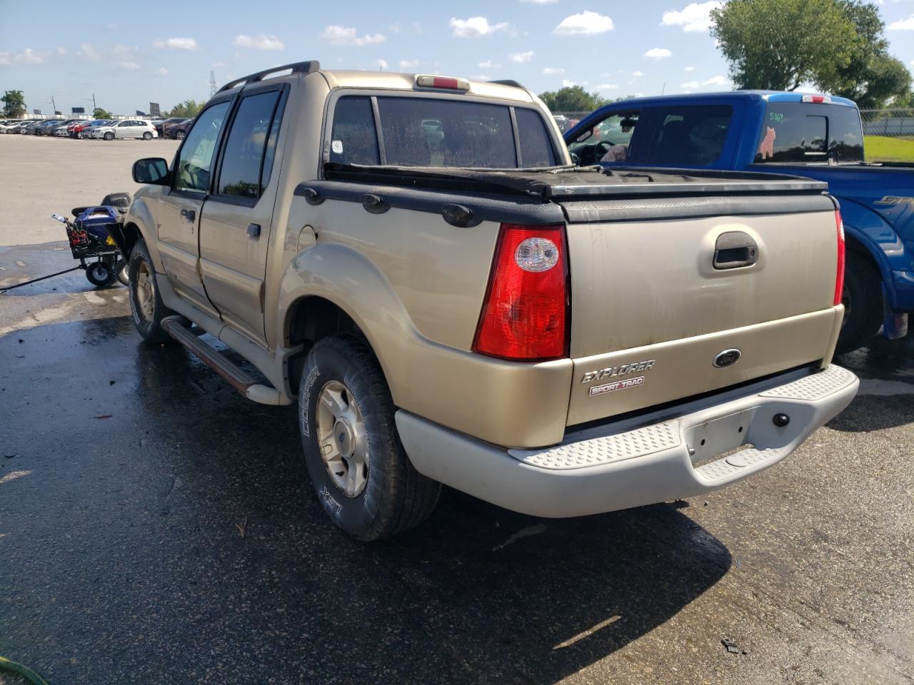 Photo 3 from auction – 2001 FORD EXPLORER S with VIN 1FMZU67E51UA21920