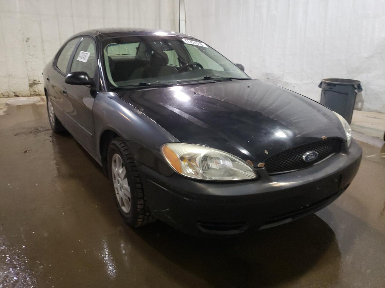 FORD TAURUS SE 2006 مع رقم تعريف المركبة 1FAFP53U36A100913 - صورة من المزاد