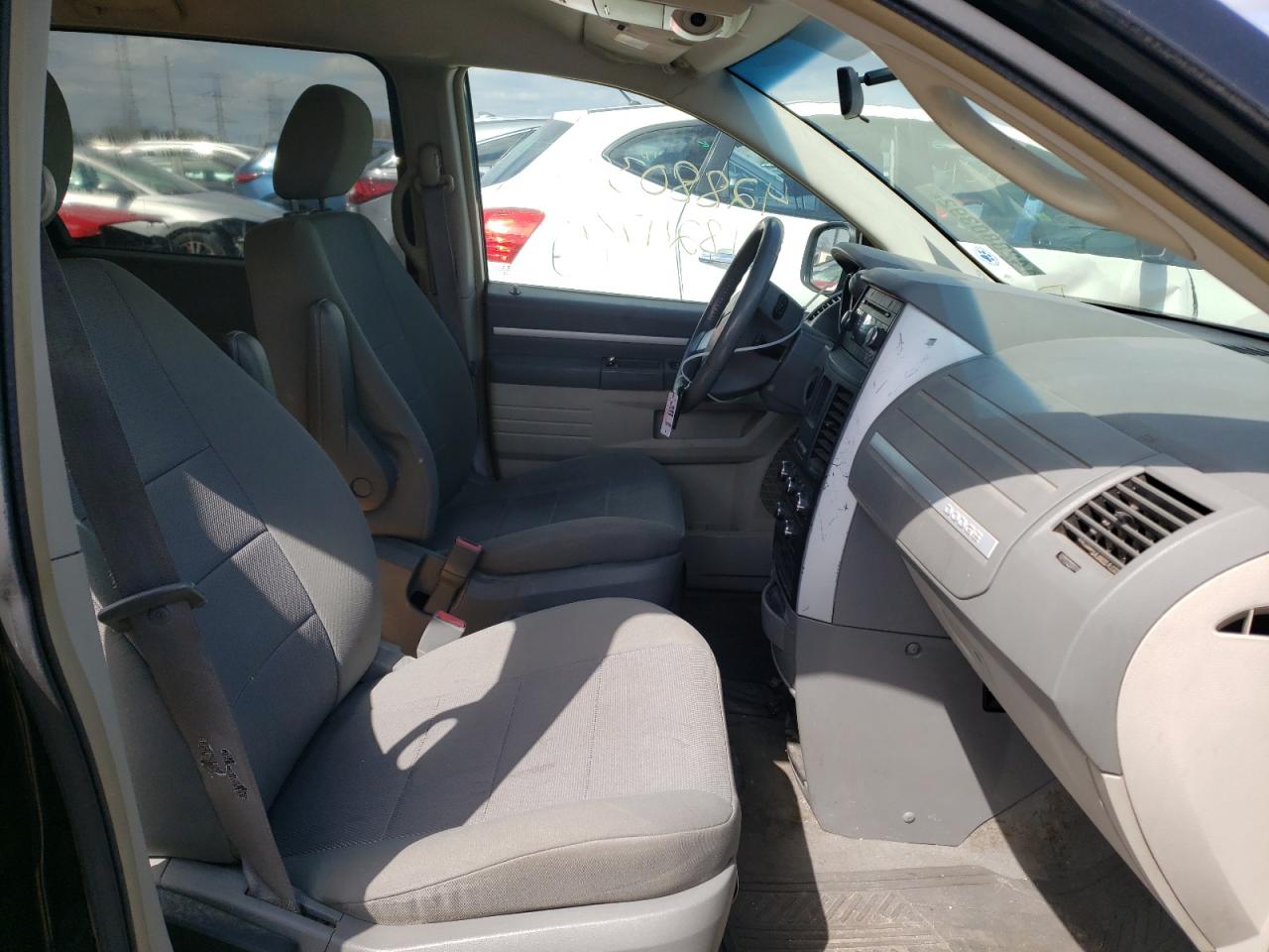 Photo 5 from auction – 2008 DODGE GRAND CARA with VIN 2D8HN54P98R747432