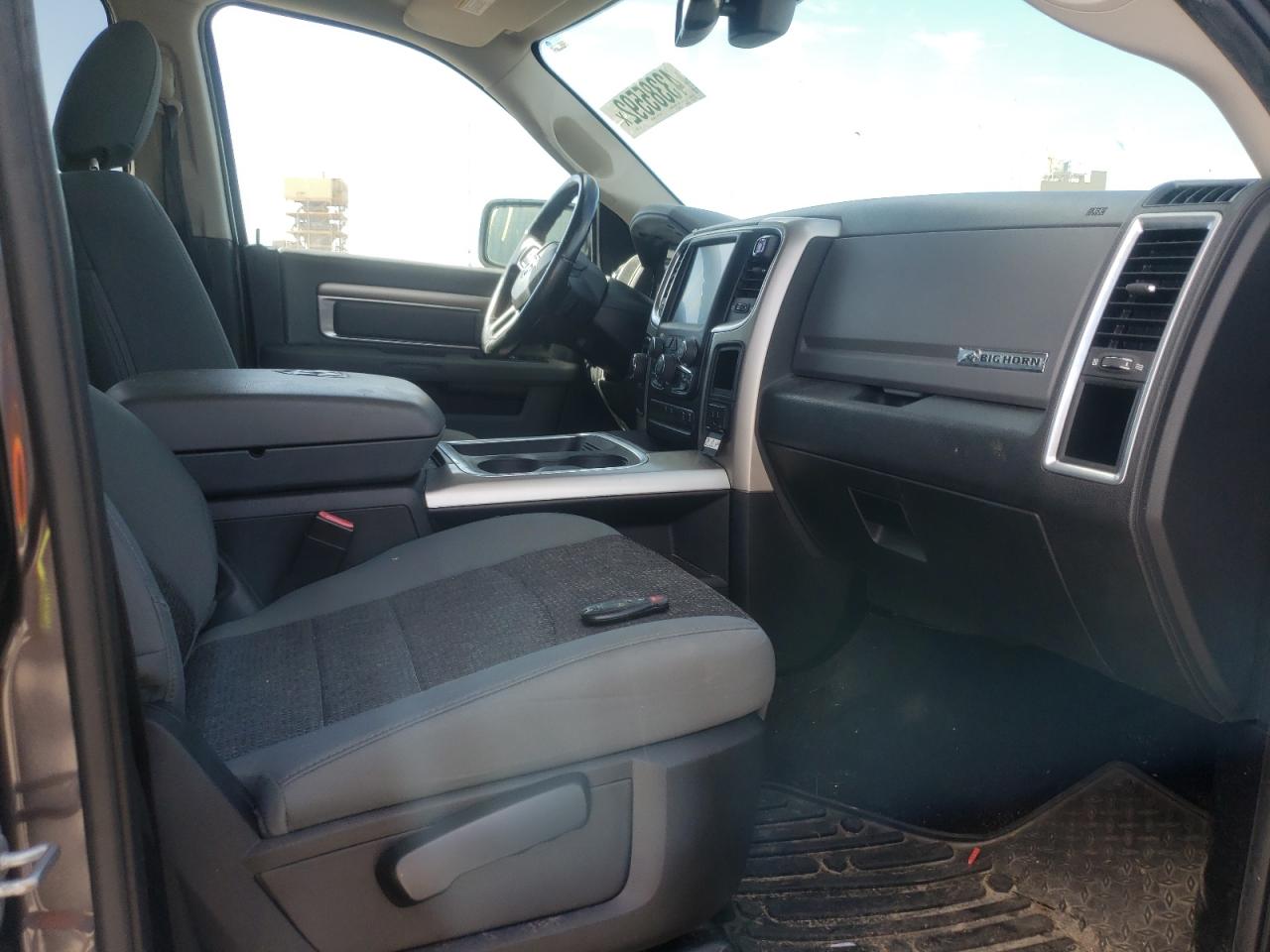 Photo 5 from auction – 2017 RAM 1500 SLT with VIN 1C6RR6LT0HS820141