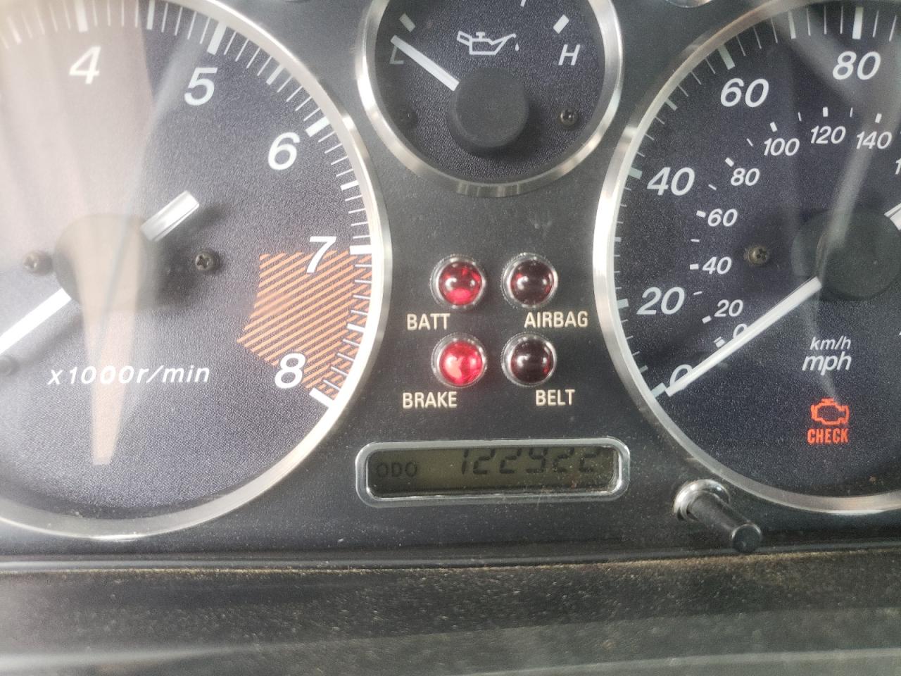 Photo 8 from auction – 2000 MAZDA MX-5 MIATA with VIN JM1NB3532Y0150529