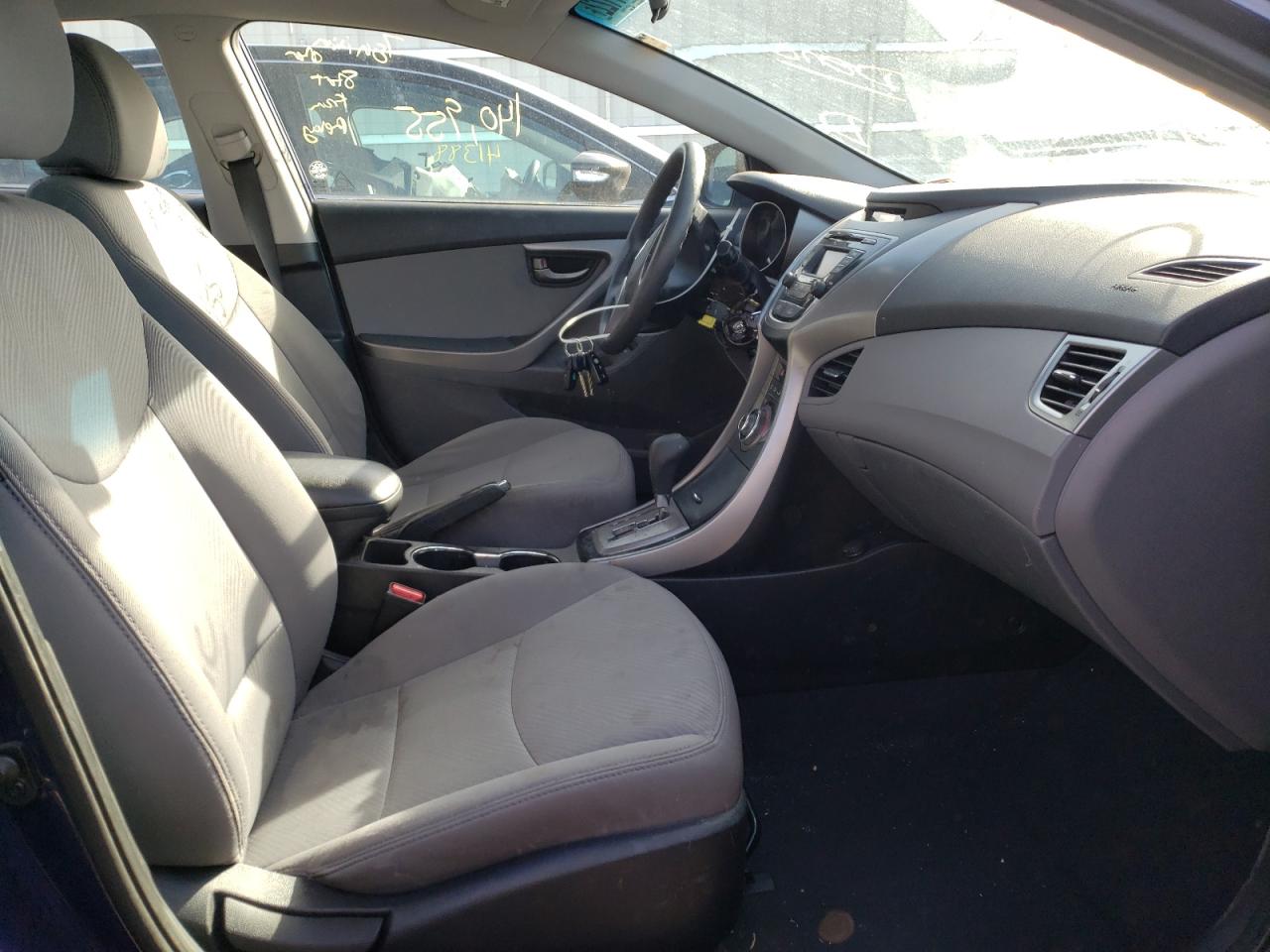 Photo 5 from auction – 2013 HYUNDAI ELANTRA GL with VIN 5NPDH4AE2DH364232