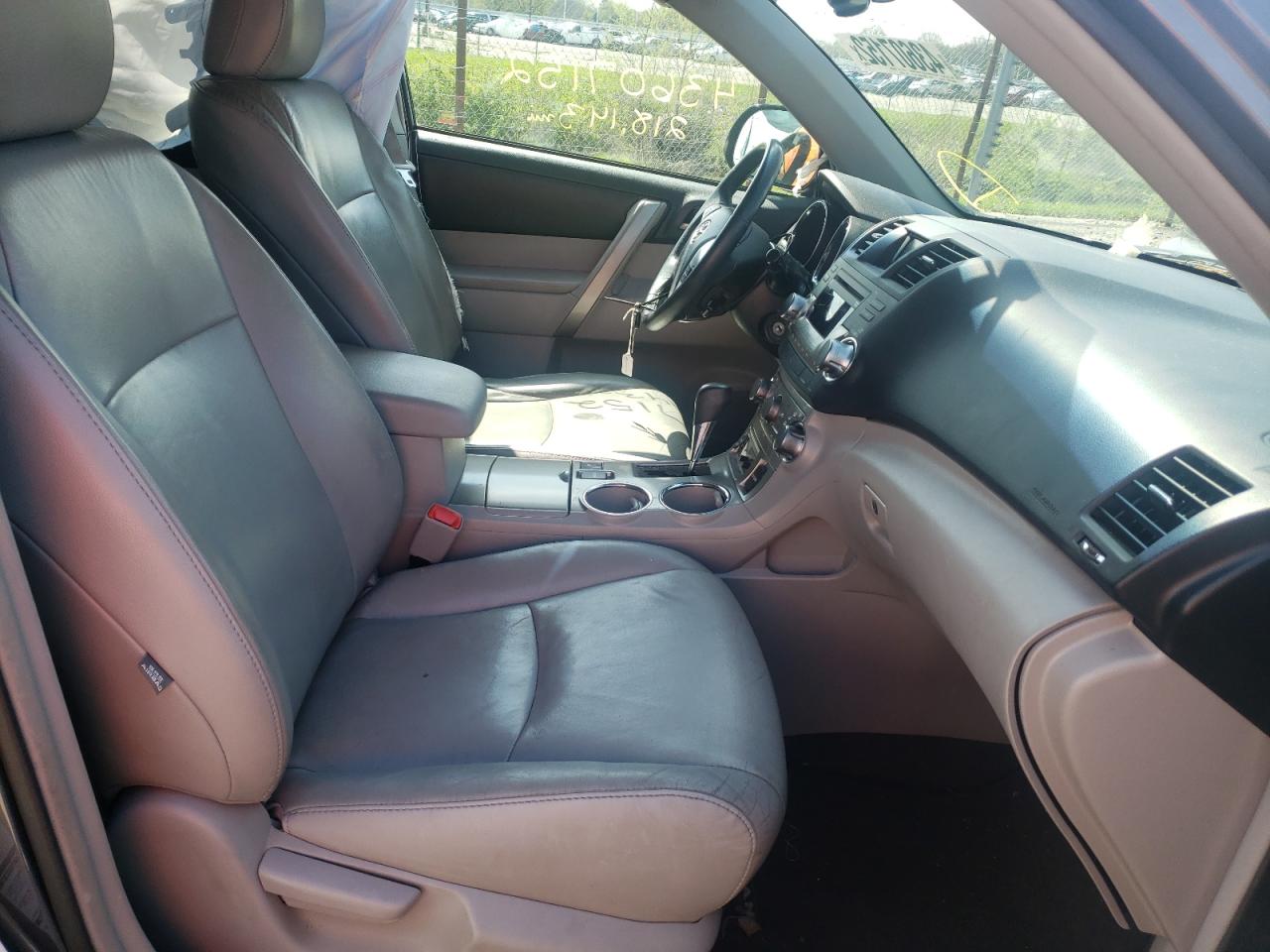 Photo 5 from auction – 2012 TOYOTA HIGHLANDER with VIN 5TDBK3EH1CS151806
