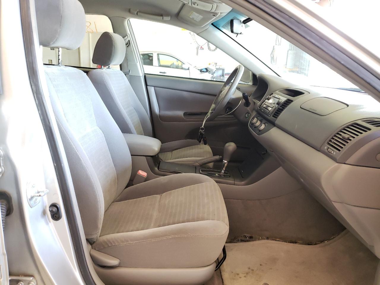 Photo 5 from auction – 2006 TOYOTA CAMRY LE with VIN 4T1BE32K76U722444