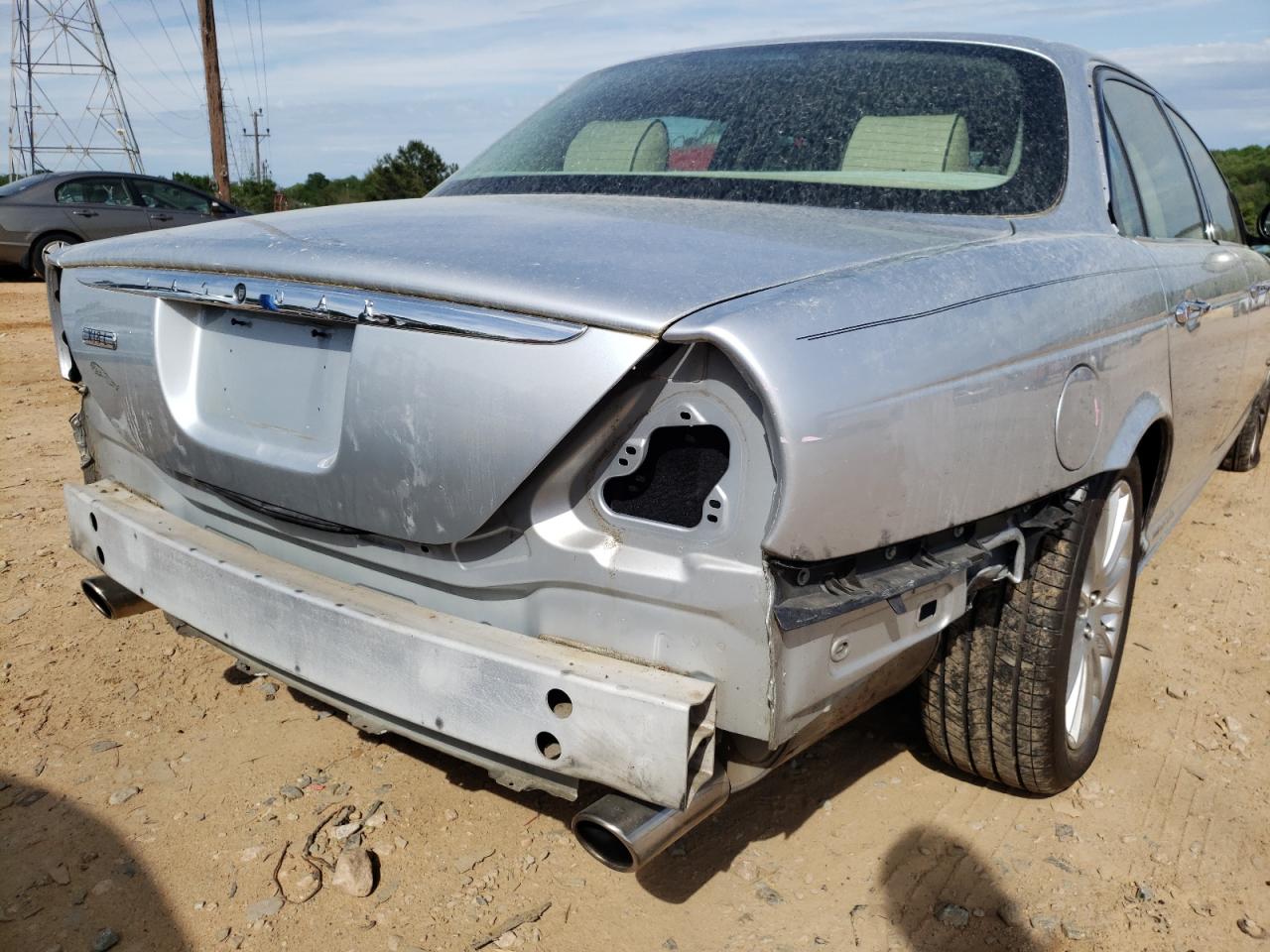 Photo 9 from auction – 2007 JAGUAR XJ8 L with VIN SAJWA79B97SH13468