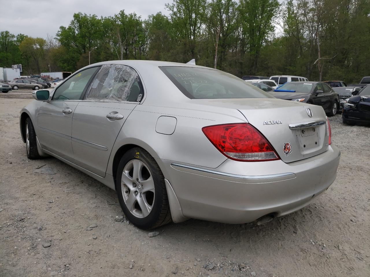 Photo 3 from auction – 2005 ACURA RL with VIN JH4KB16525C016541