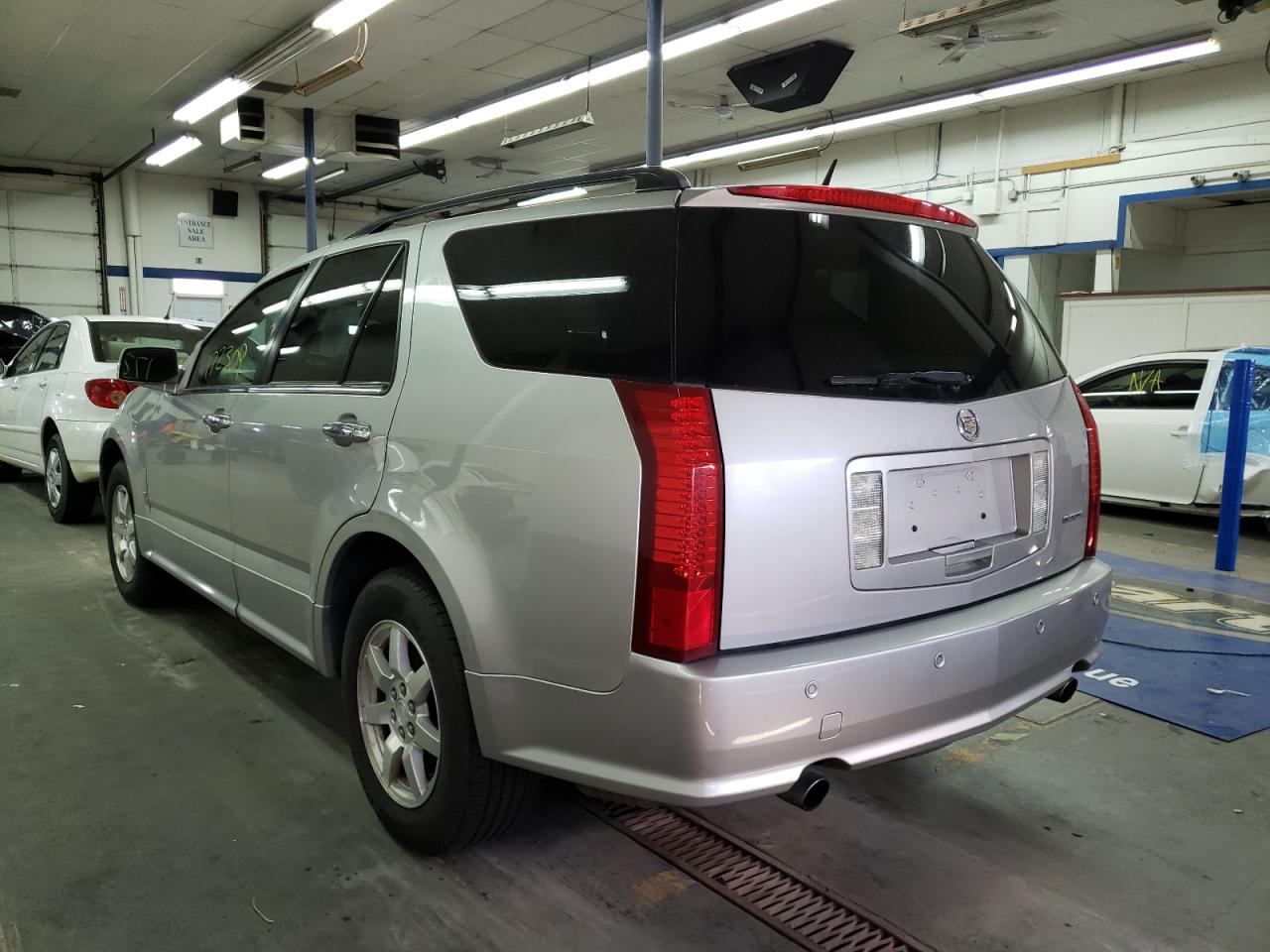 Photo 3 from auction – 2006 CADILLAC SRX with VIN 1GYEE637360172870