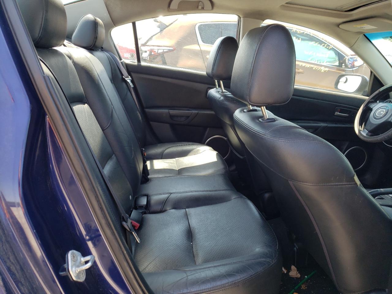 Photo 6 from auction – 2004 MAZDA 3 S with VIN JM1BK323X41119900