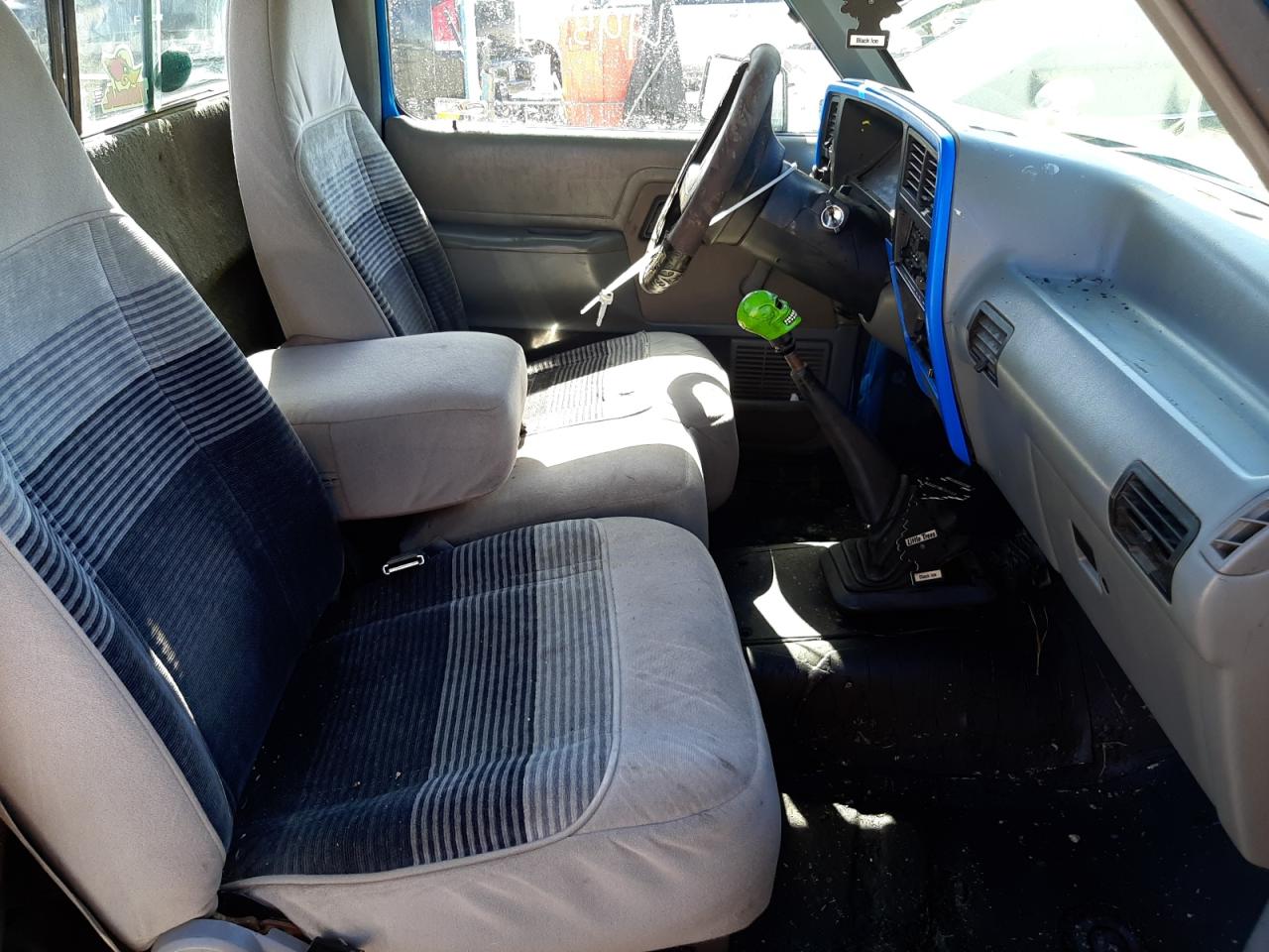 Photo 5 from auction – 1992 FORD RANGER with VIN 1FTCR10A2NUD14038