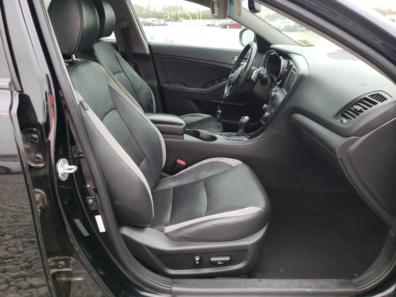 Photo 5 from auction – 2012 KIA OPTIMA SX with VIN 5XXGR4A67CG020070