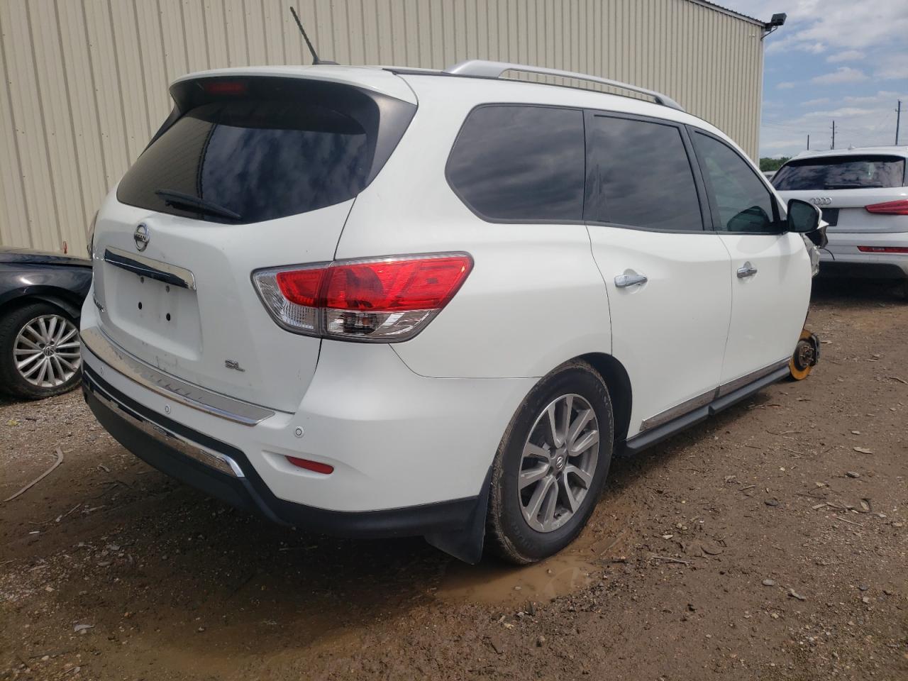 Photo 4 from auction – 2015 NISSAN PATHFINDER with VIN 5N1AR2MN3FC649404