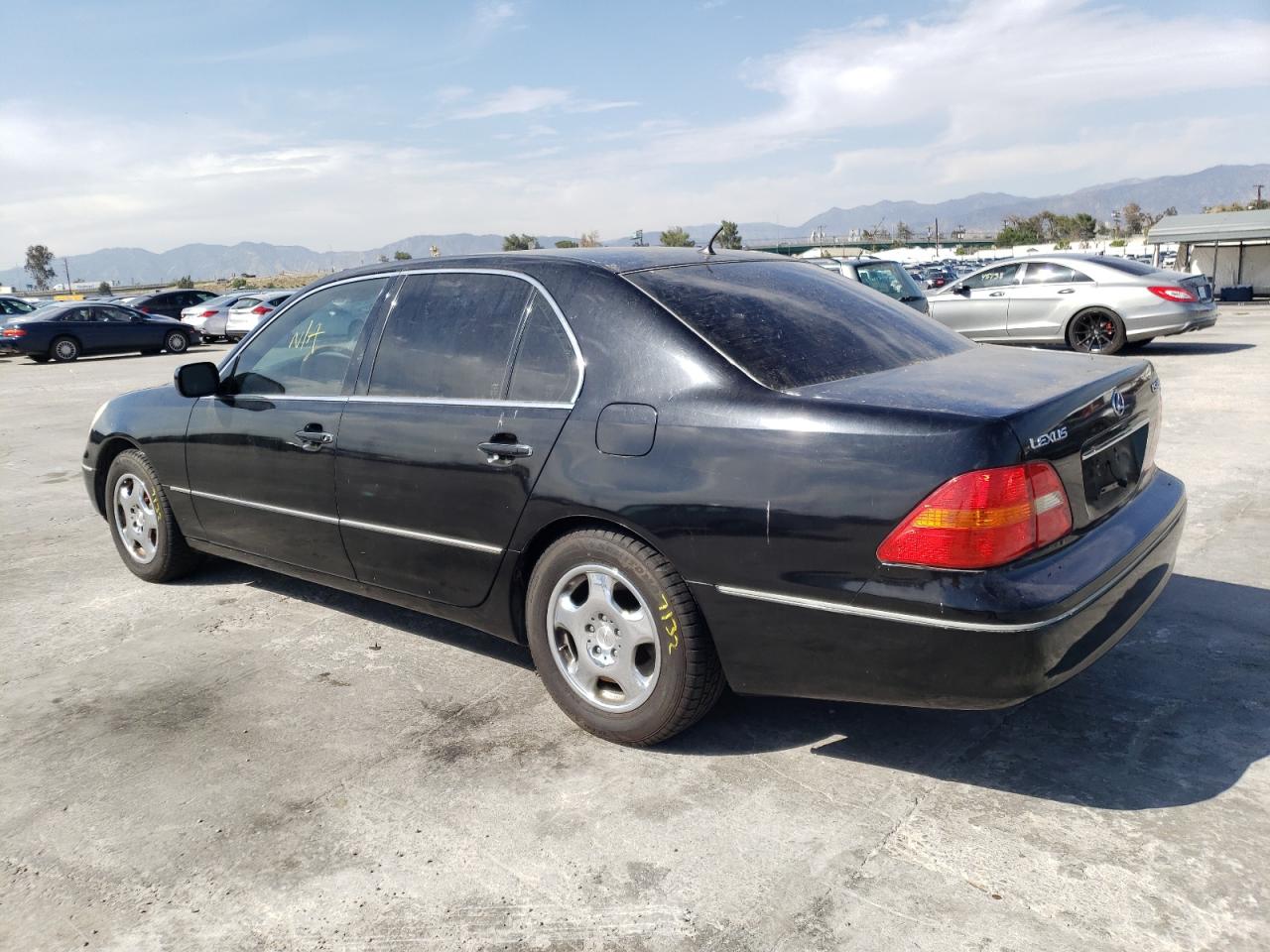 Photo 3 from auction – 2001 LEXUS LS 430 with VIN JTHBN30FX10022443