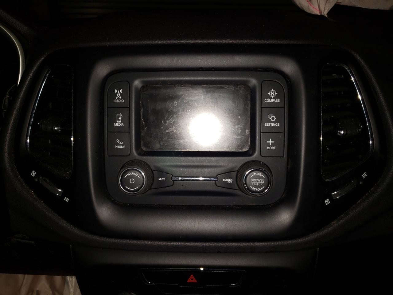 Photo 9 from auction – 2018 JEEP COMPASS SP with VIN 3C4NJCAB6JT300621