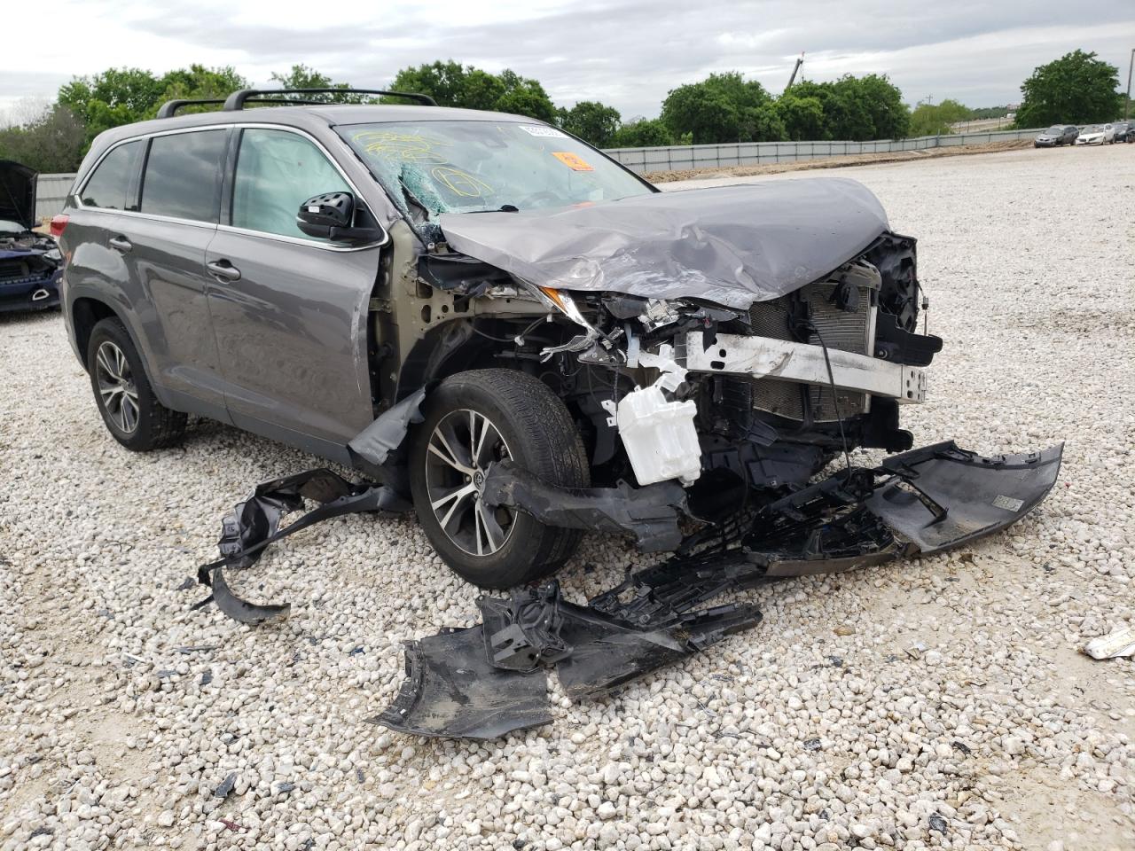 Photo 9 from auction – 2019 TOYOTA HIGHLANDER with VIN 5TDZARFH3KS042636