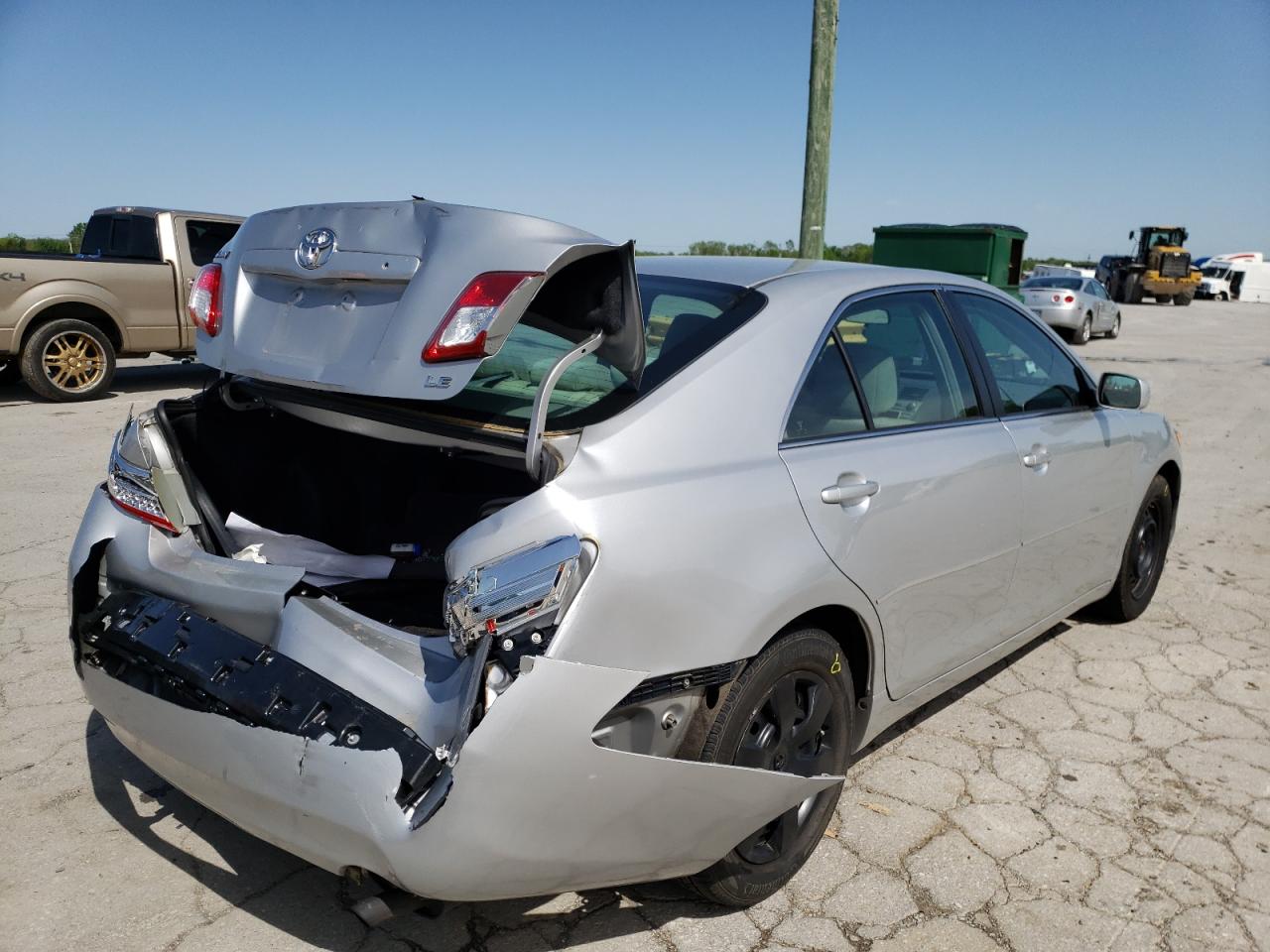 Photo 4 from auction – 2010 TOYOTA CAMRY BASE with VIN 4T1BF3EK5AU012024