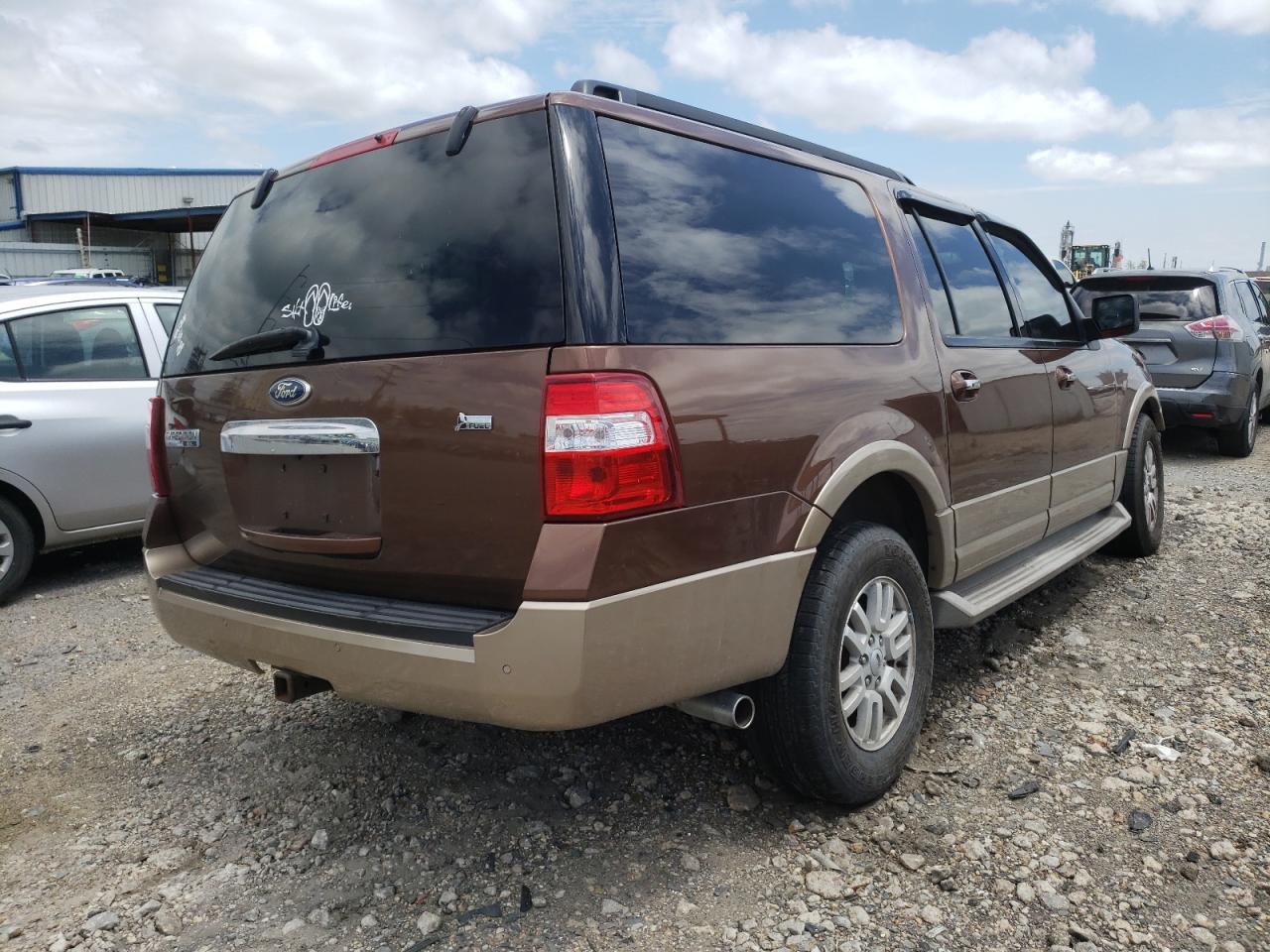 Photo 4 from auction – 2011 FORD EXPEDITION with VIN 1FMJK1H5XBEF05498