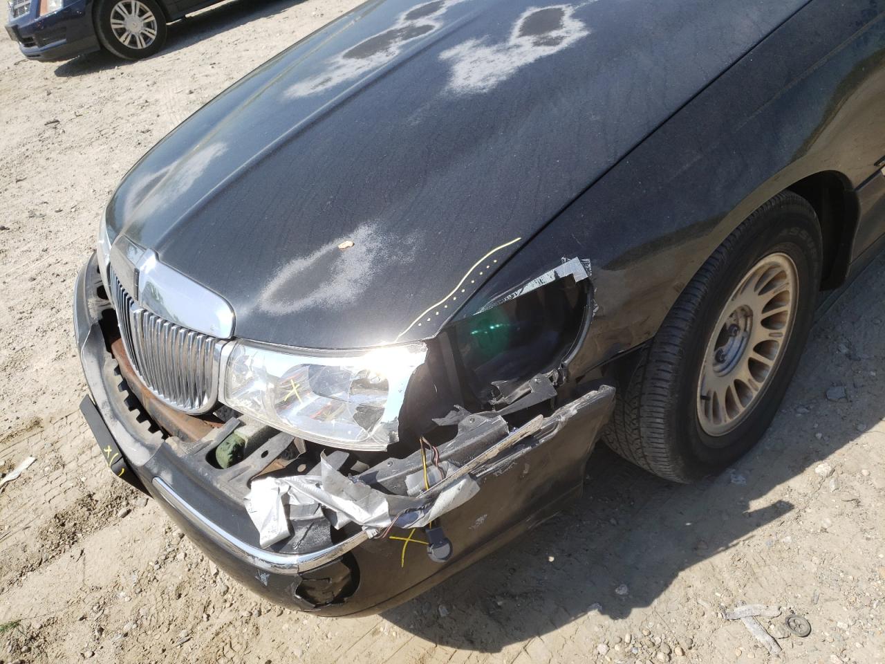 Photo 9 from auction – 2001 LINCOLN TOWN CAR C with VIN 1LNHM85W01Y683576