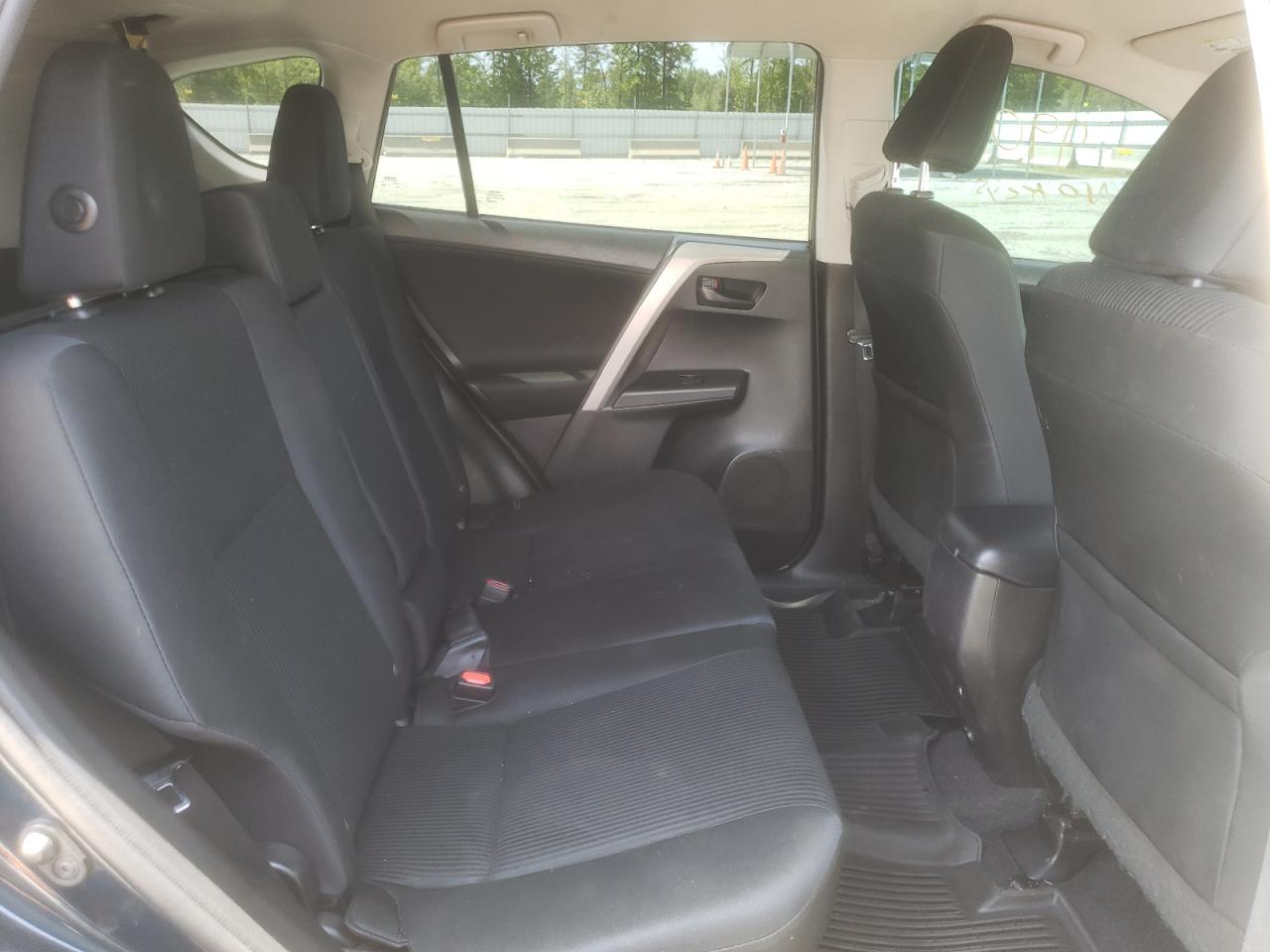 Photo 6 from auction – 2017 TOYOTA RAV4 LE with VIN 2T3BFREV3HW550252