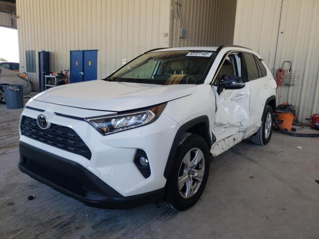 Photo 2 from auction – 2019 TOYOTA RAV4 XLE with VIN JTMW1RFVXKD502170