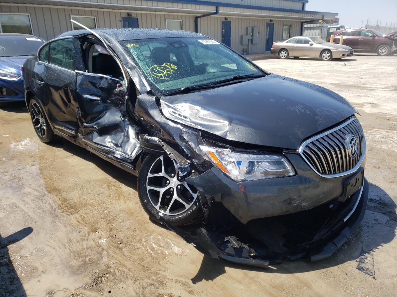 Photo 1 from auction – 2016 BUICK LACROSSE S with VIN 1G4G45G31GF229709