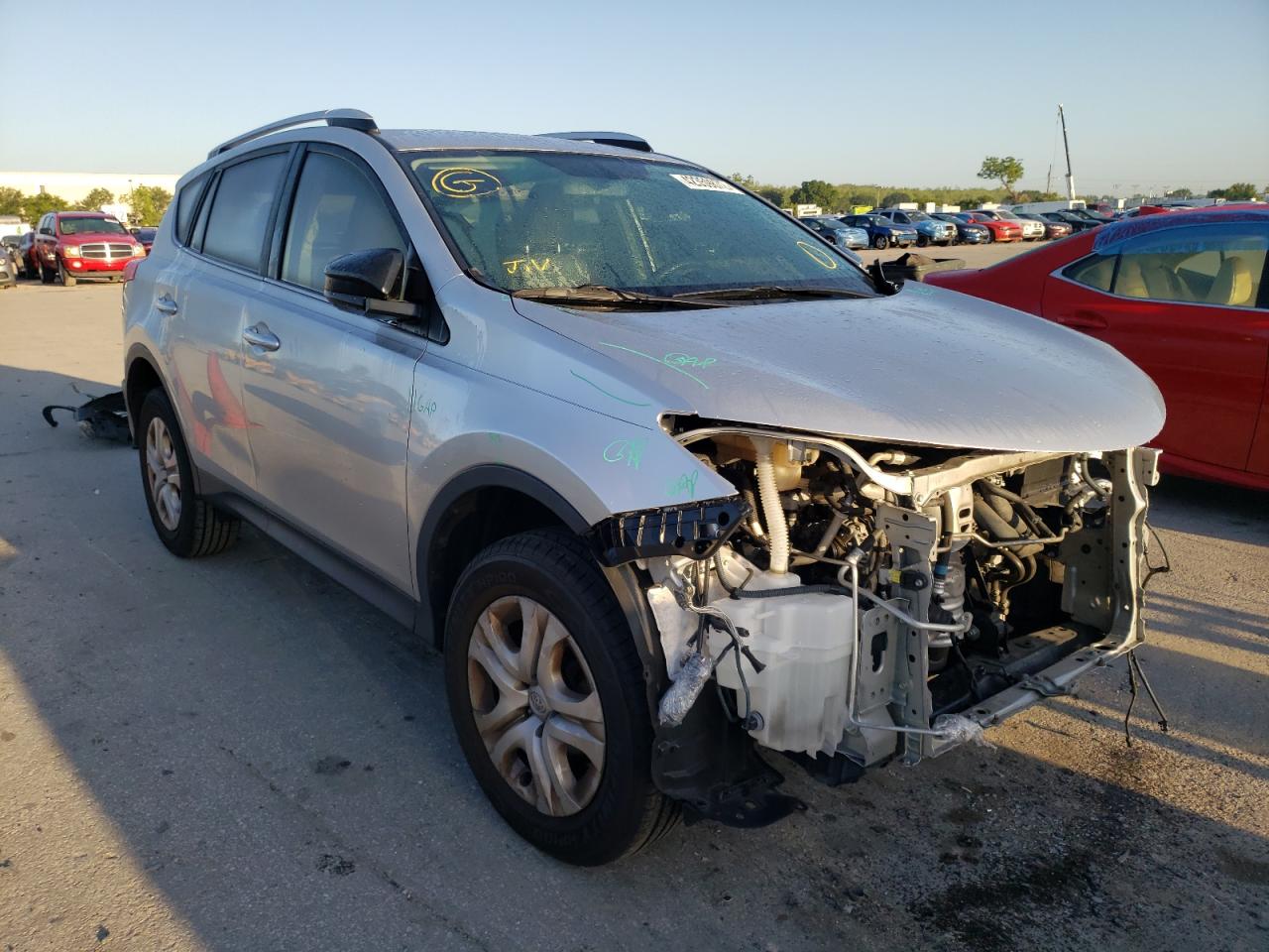 Photo 1 from auction – 2015 TOYOTA RAV4 LE with VIN JTMZFREV6FJ035613