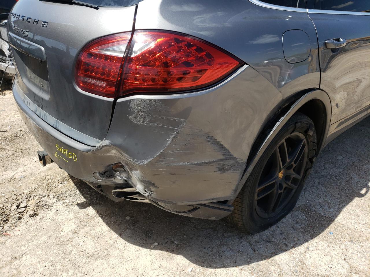 Photo 9 from auction – 2011 PORSCHE CAYENNE S with VIN WP1AB2A23BLA44746